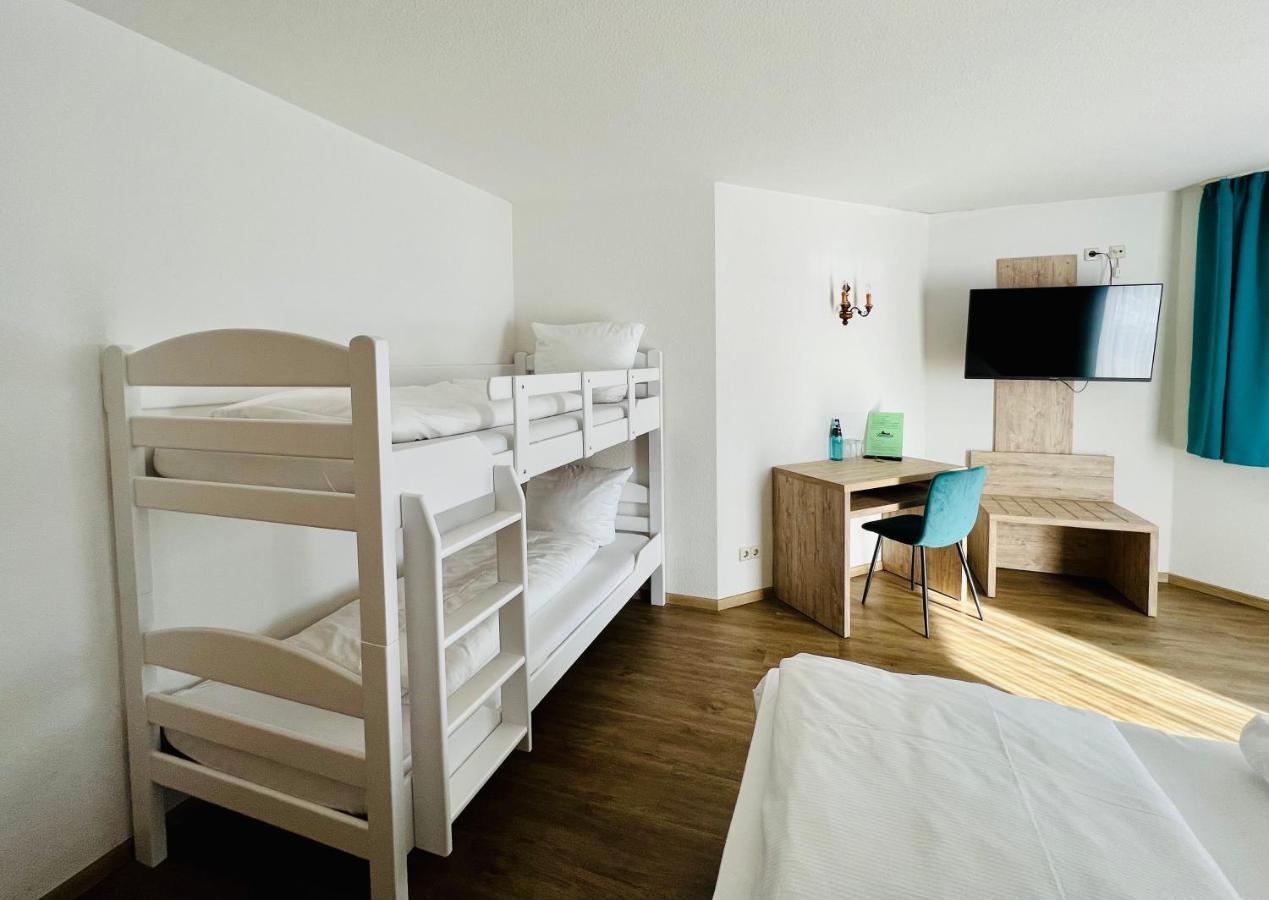 לופינגן Landhotel Tanneneck - Ideal Fuer Gruppen, Familien Und Hunde מראה חיצוני תמונה